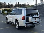 Mitsubishi Pajero-4