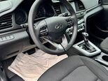 Hyundai Elantra-12