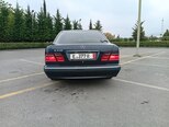 Mercedes E 240-8