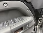 Land Rover Defender-15
