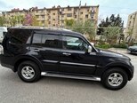Mitsubishi Pajero-7
