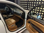 Porsche Cayenne GTS-12