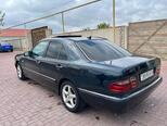 Mercedes E 280-17