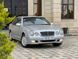 Mercedes E 240-1