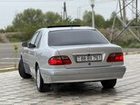 Mercedes E 240-8