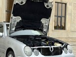 Mercedes E 240-21