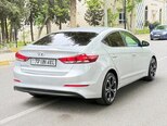 Hyundai Elantra-7