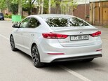 Hyundai Elantra-6