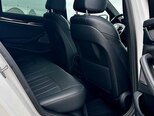 BMW 530e-13