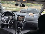 Hyundai Accent-7