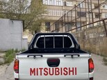 Mitsubishi L200-2