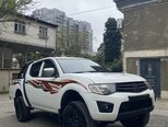 Mitsubishi L200-1