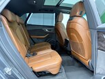 Audi Q8-12