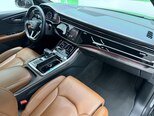 Audi Q8-11