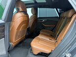 Audi Q8-13