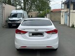 Hyundai Elantra-17