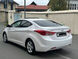 Hyundai Elantra-15
