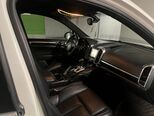 Porsche Cayenne-7