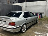 BMW 318-9