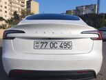 Tesla Model 3-10