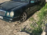 Mercedes E 200-1
