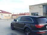 Audi Q7-6