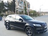 Audi Q7-5