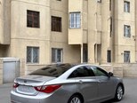 Hyundai Sonata-4