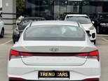 Hyundai Elantra-13