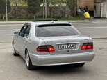 Mercedes E 240-8