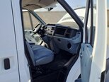 Ford Transit-16