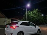 Hyundai Elantra-6