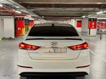 Hyundai Elantra-7