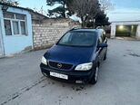 Opel Zafira-1