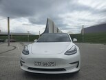 Tesla Model 3-1