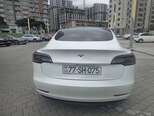 Tesla Model 3-3