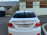 Hyundai Accent-2