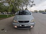 Opel Zafira-1