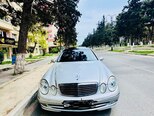 Mercedes E 240-1