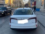 Hongqi E-QM5-5