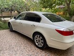 Hyundai Genesis-8