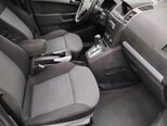 Opel Zafira-13