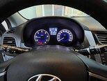 Hyundai Accent-11