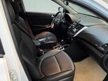 Hyundai Accent-7