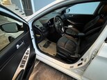 Hyundai Accent-12