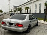Mercedes E 220-2