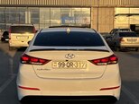 Hyundai Elantra-4