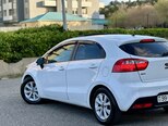 Kia Rio-11