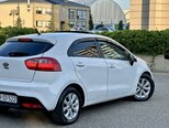 Kia Rio-10