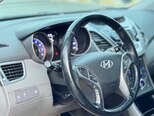 Hyundai Elantra-12